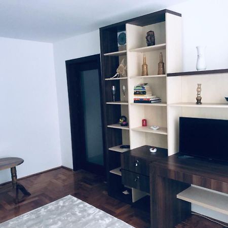 - Brown Suite - Ultracentral Piatra Neamt Exterior photo